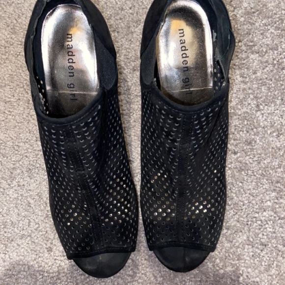 Open toe pattern heels - Picture 2 of 3